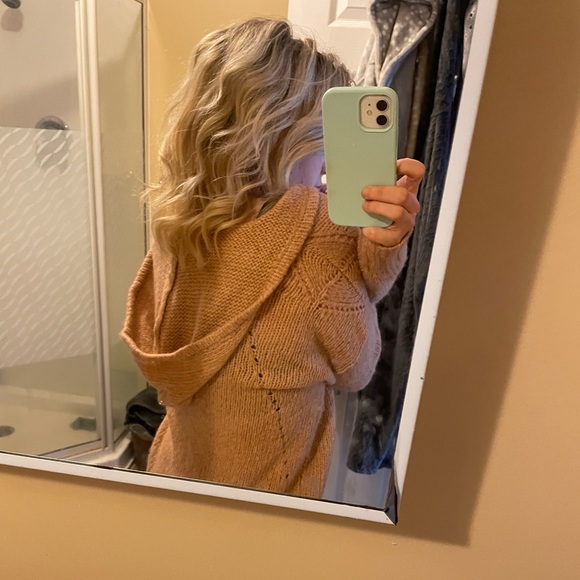 American Eagle Sweater - Picture 2 of 4